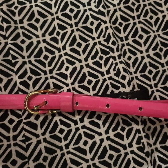 Black and White Geometric Dress with Pink Belt - Picture 5 of 6